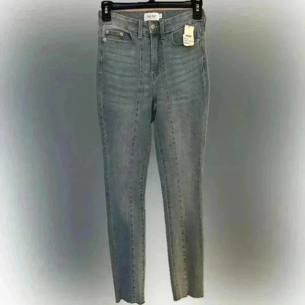Petite sz 1, True Craft women’s jeans, sz one, seamed high-rise frayed ankles